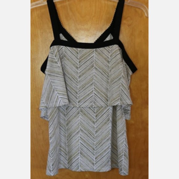 3/$15 CATO Cold Shoulder Pop Over Printed Blouse - Picture 5 of 16